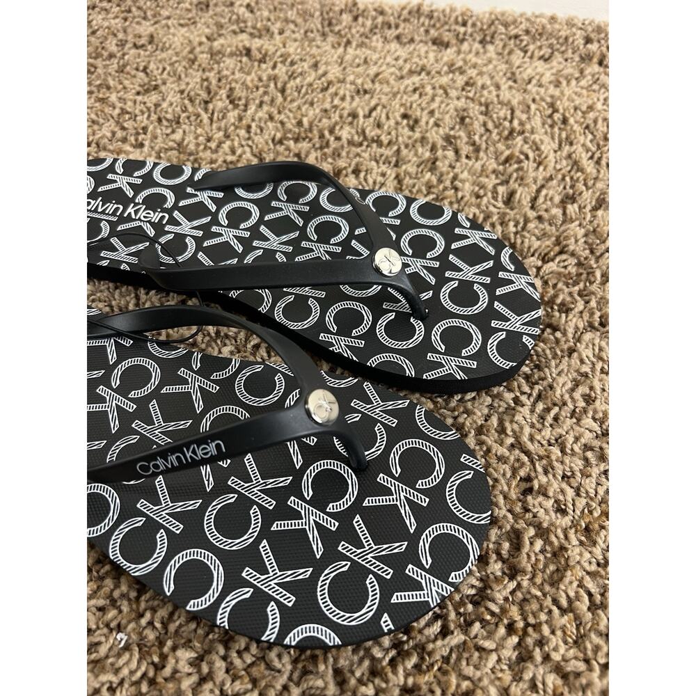 Calvin Klein Logo Flip Flops Black White Thong Sandals Women Size 9-10 Monogram - Picture 3 of 8